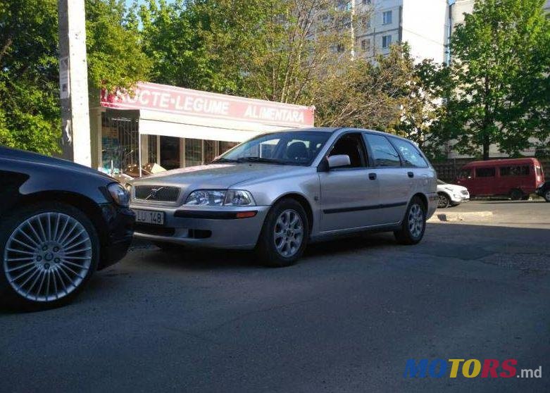 2000' Volvo V40 photo #1