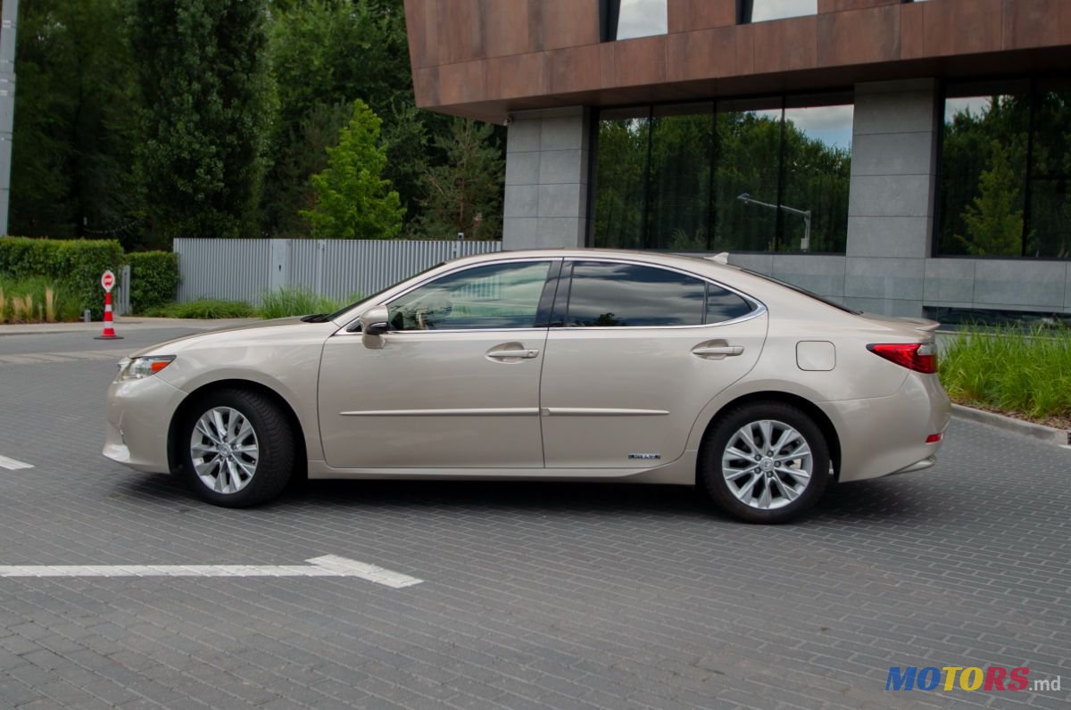 2014' Lexus Es Series photo #6