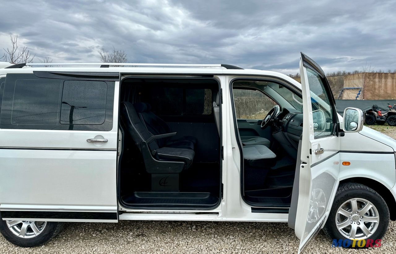 2005' Volkswagen Transporter photo #5