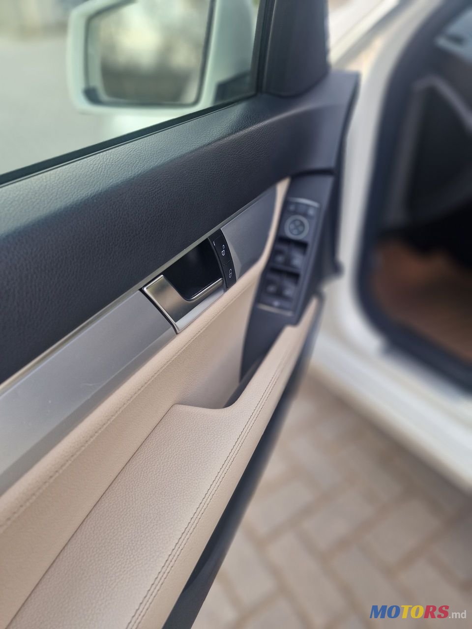 2012' Mercedes-Benz C-Class photo #4