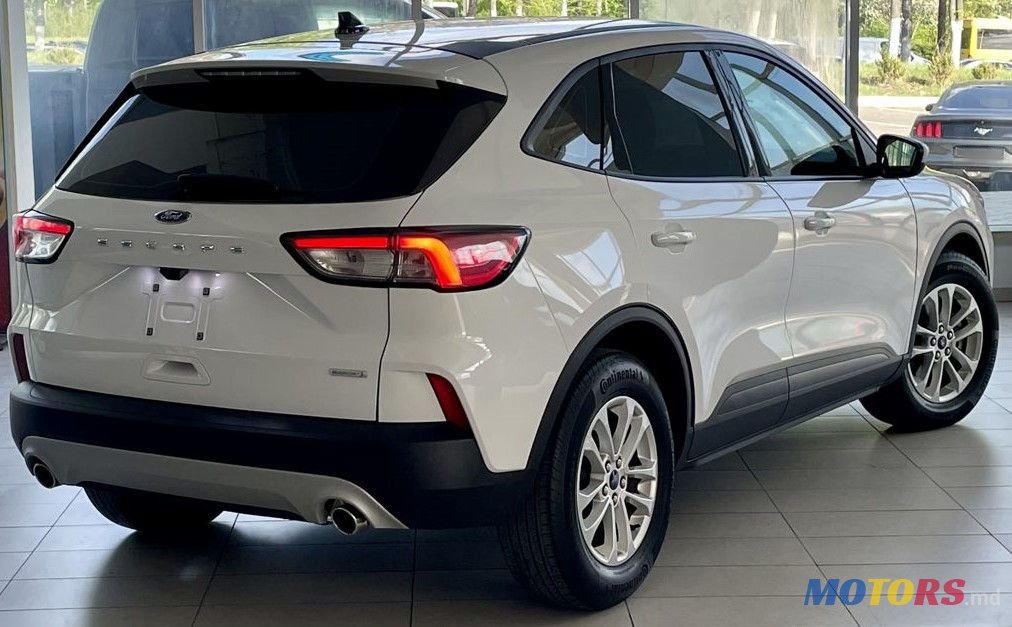 2019' Ford Escape photo #3