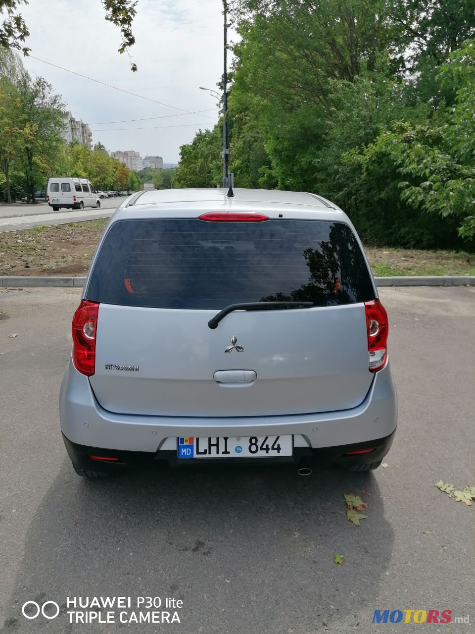 2012' Mitsubishi Colt photo #5