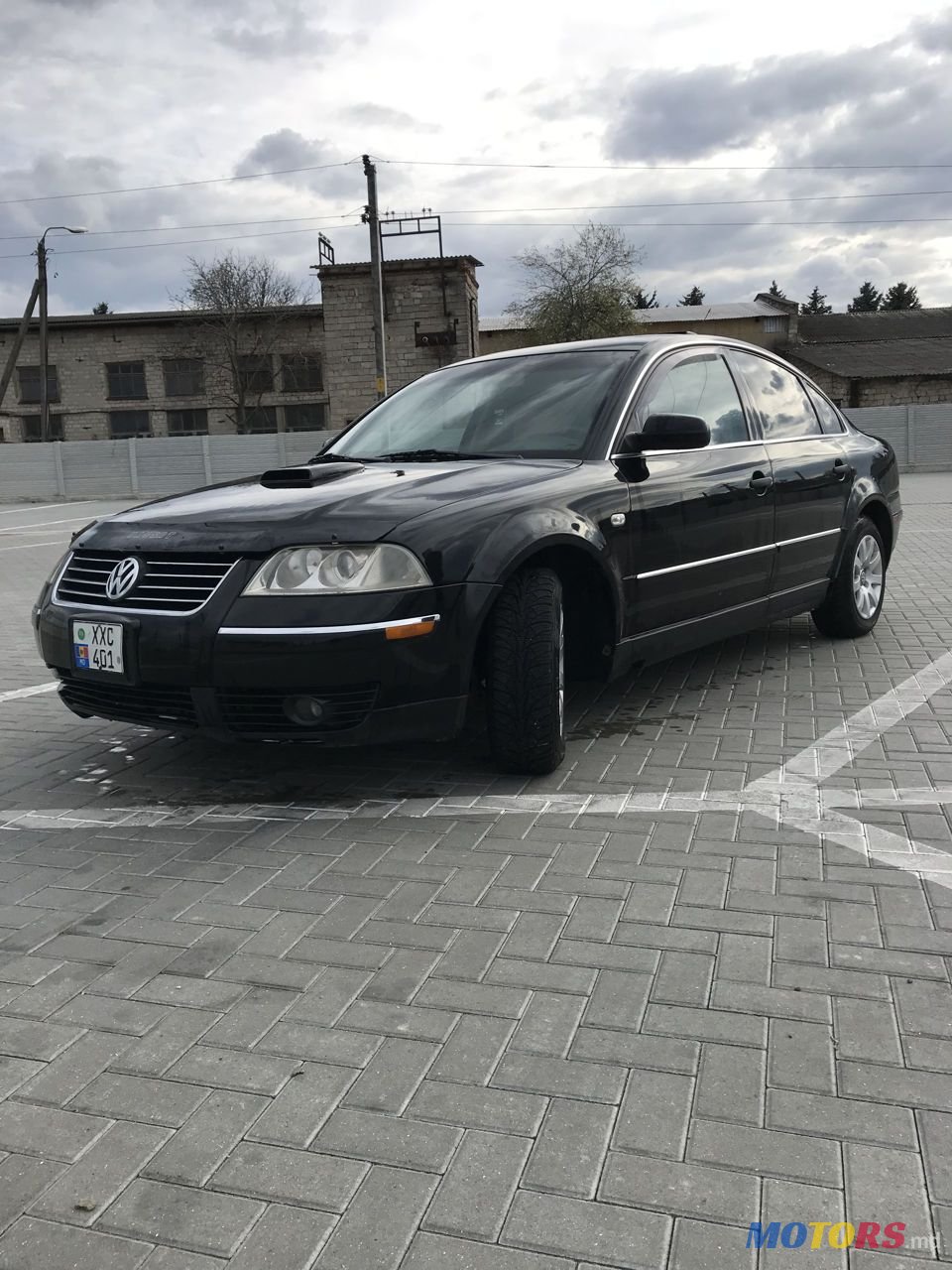 2001' Volkswagen Passat photo #1