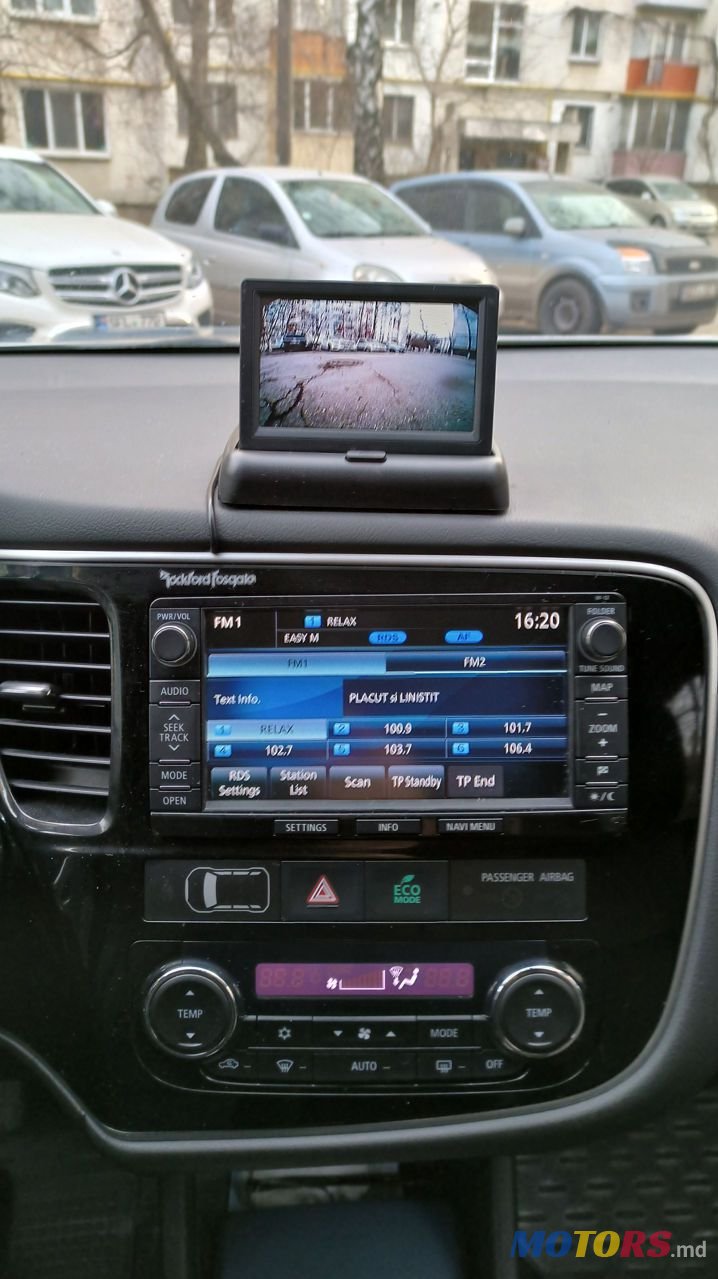 2013' Mitsubishi Outlander photo #4