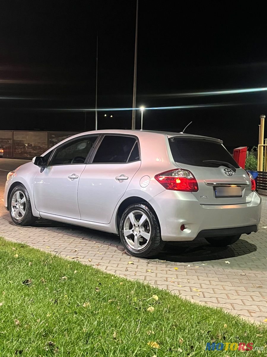 2010' Toyota Auris photo #1