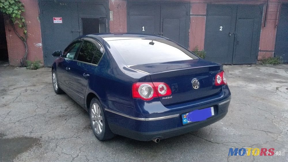 2008' Volkswagen Passat photo #5