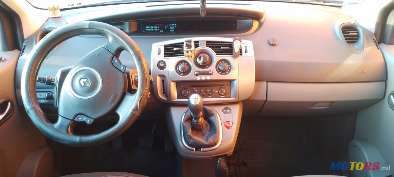 2008' Renault Scenic photo #6