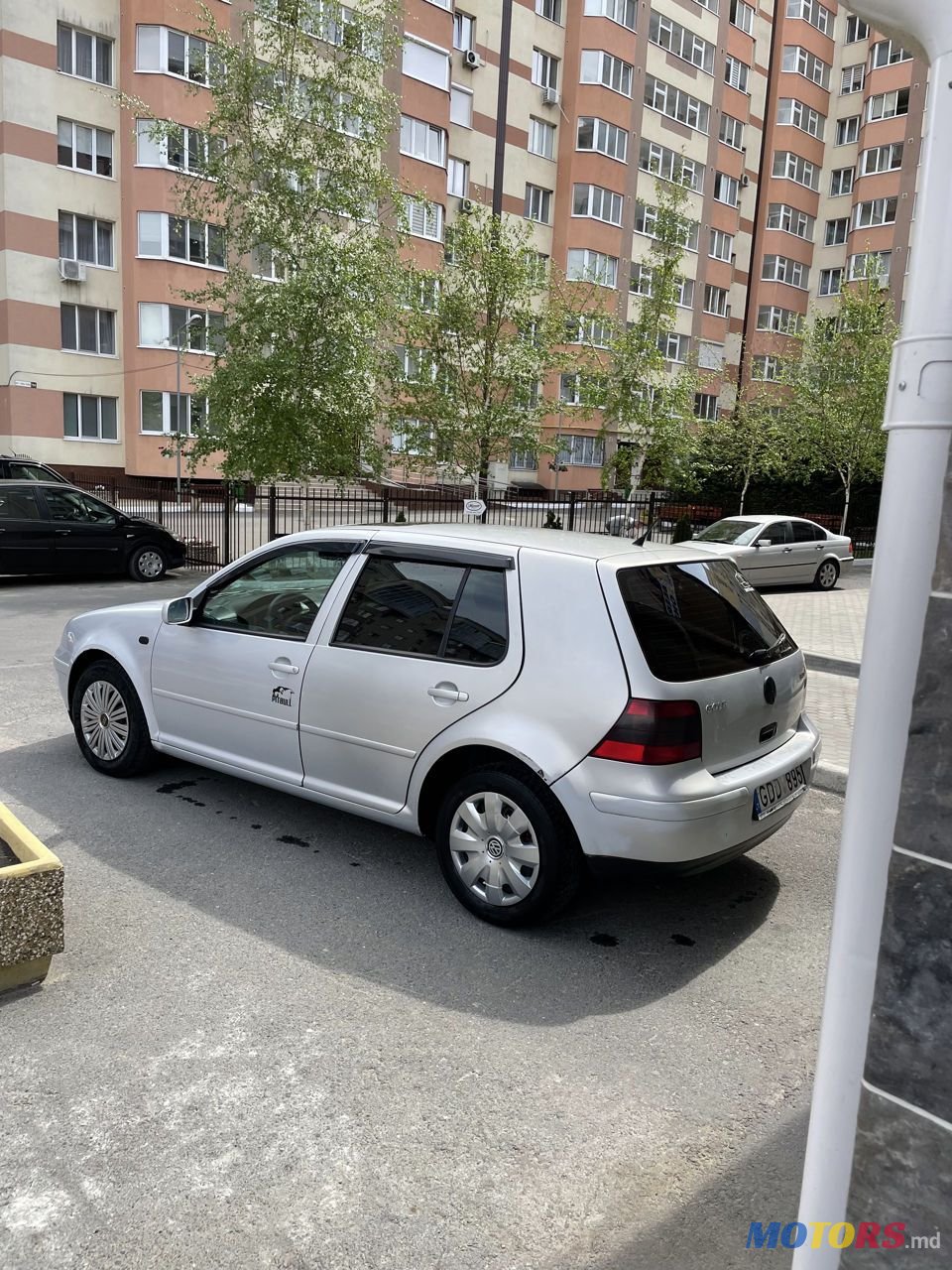 2001' Volkswagen Golf photo #2