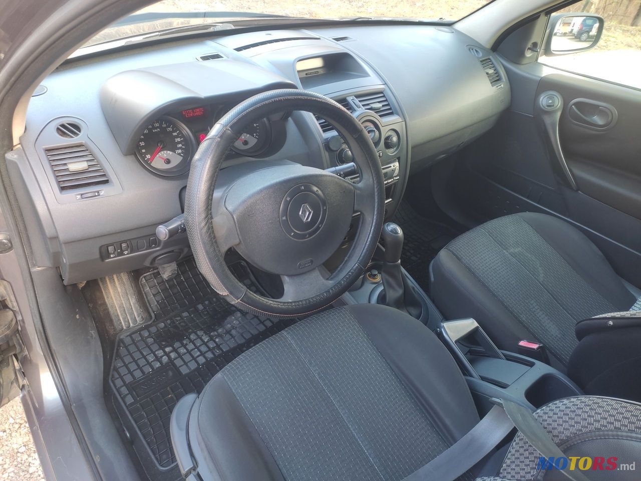 2004' Renault Megane photo #4