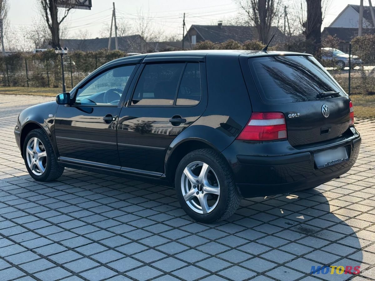 2004' Volkswagen Golf photo #4