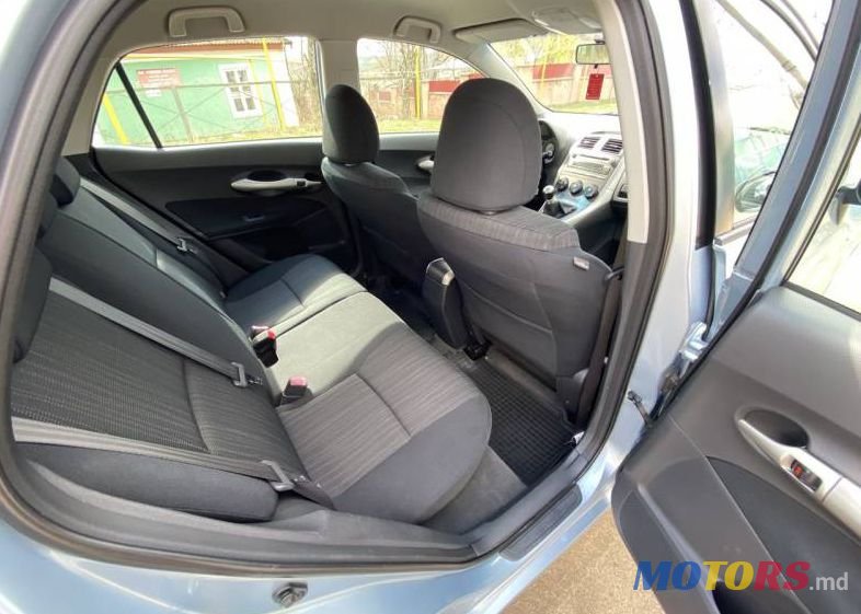 2007' Toyota Auris photo #6