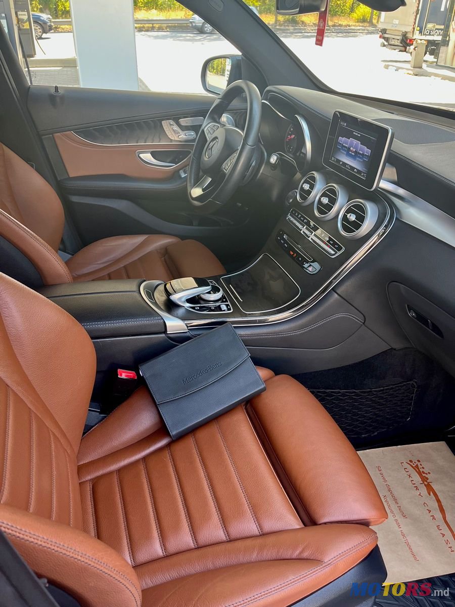 2017' Mercedes-Benz Glc Coupe photo #6