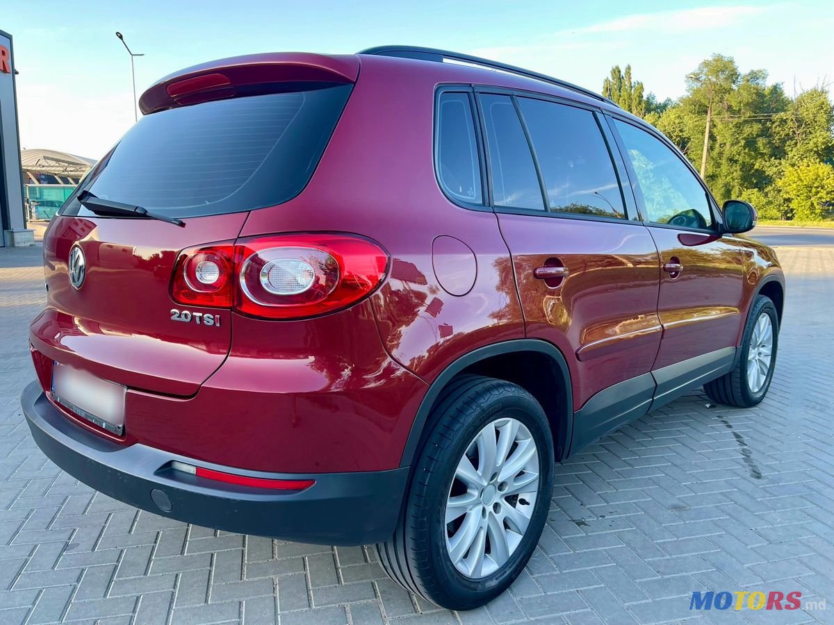 2009' Volkswagen Tiguan photo #1