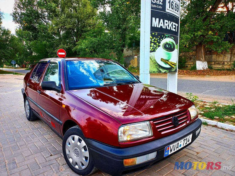 1995' Volkswagen Vento photo #6
