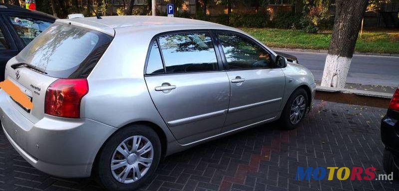 2005' Toyota Corolla photo #2