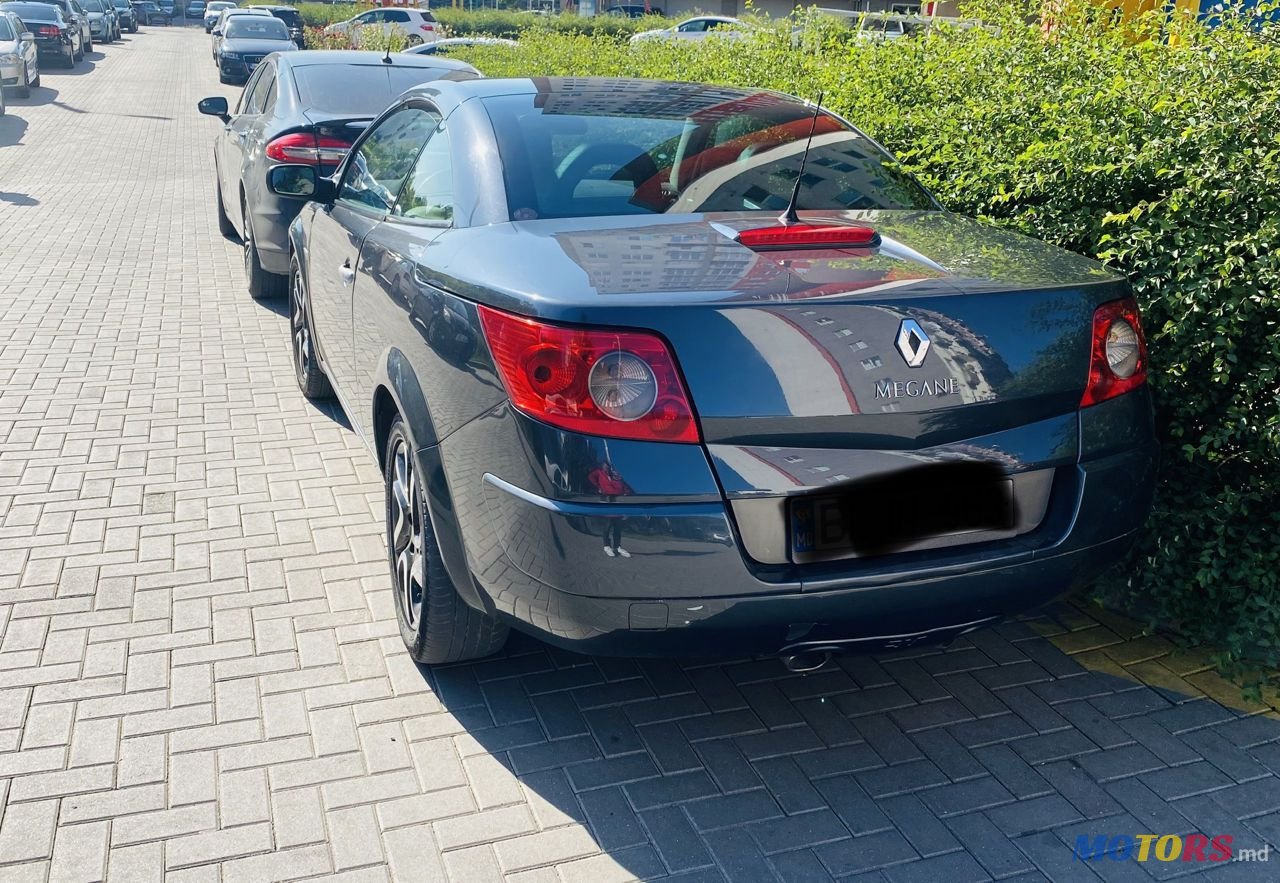 2008' Renault Megane photo #4