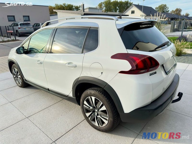 2019' Peugeot 2008 photo #3