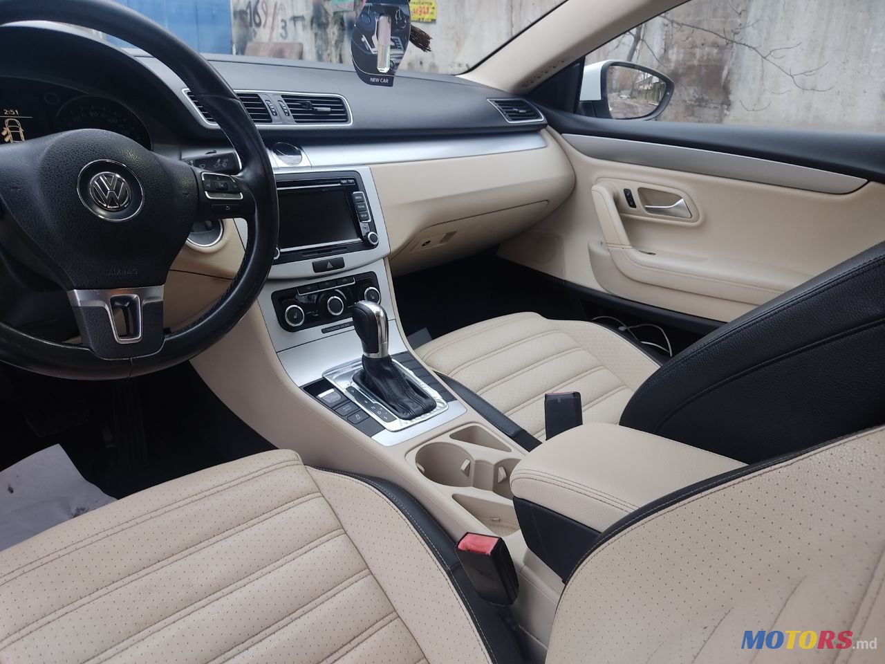 2012' Volkswagen Passat photo #6