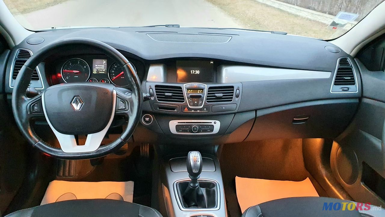 2015' Renault Laguna photo #6