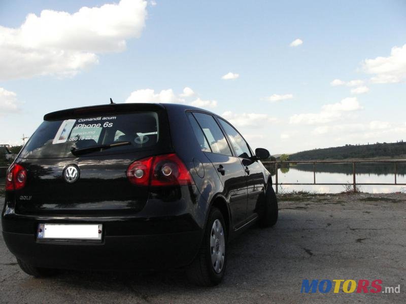 2005' Volkswagen Golf photo #2