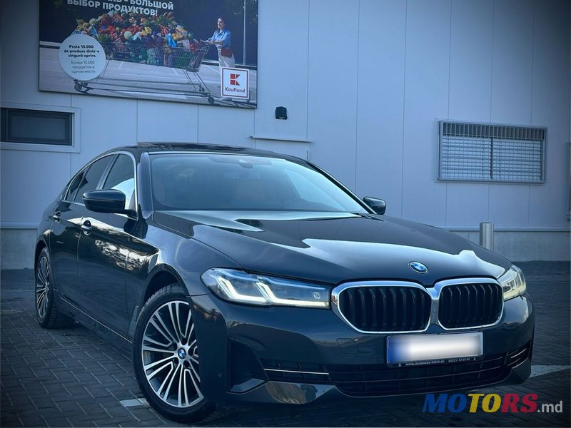 2021' BMW 5 Series photo #1