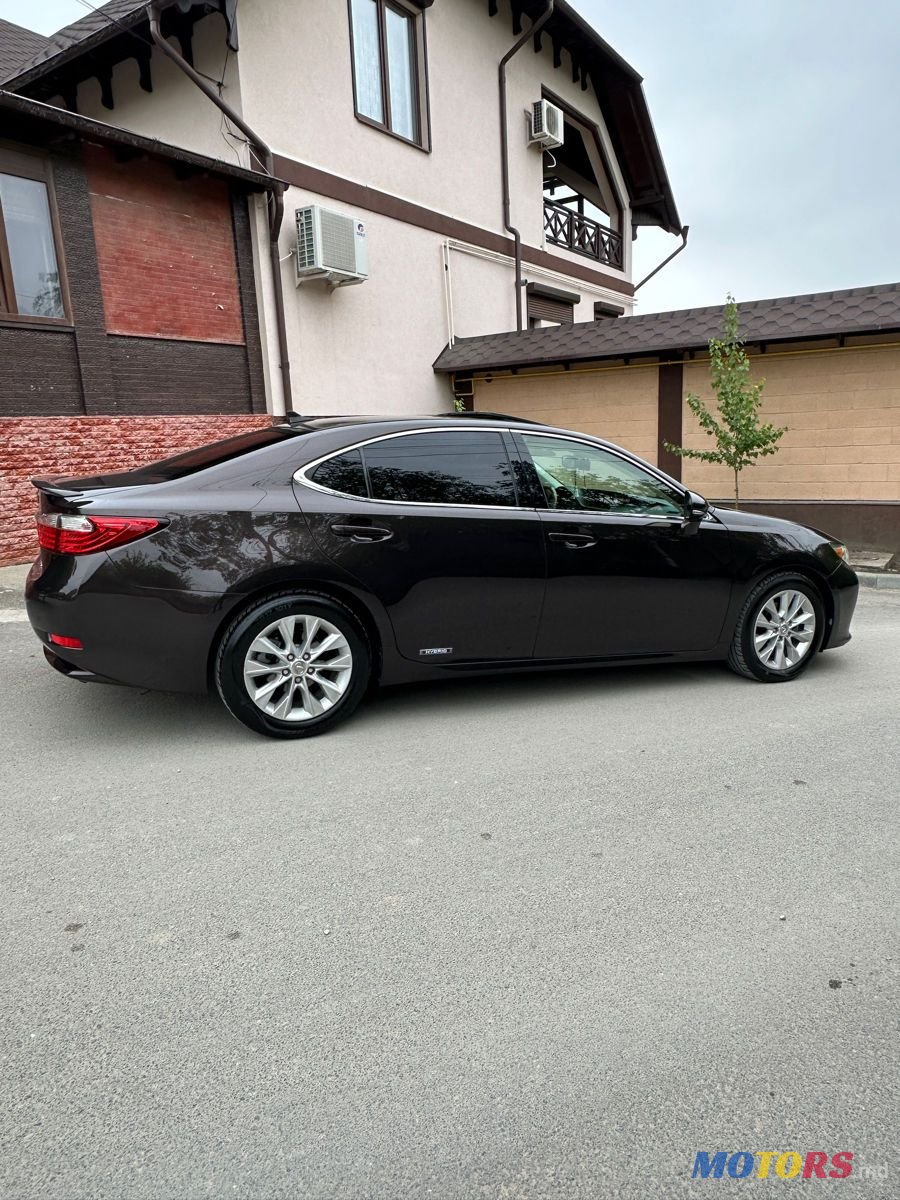 2013' Lexus Es Series photo #3