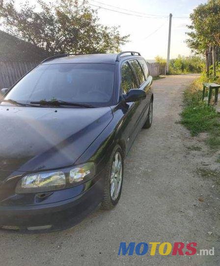 2002' Volvo V70 photo #1