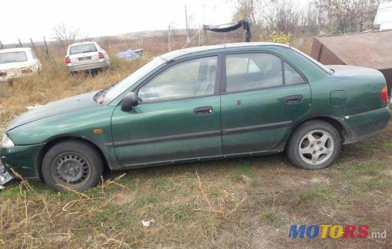 1998' Mitsubishi Carisma photo #1