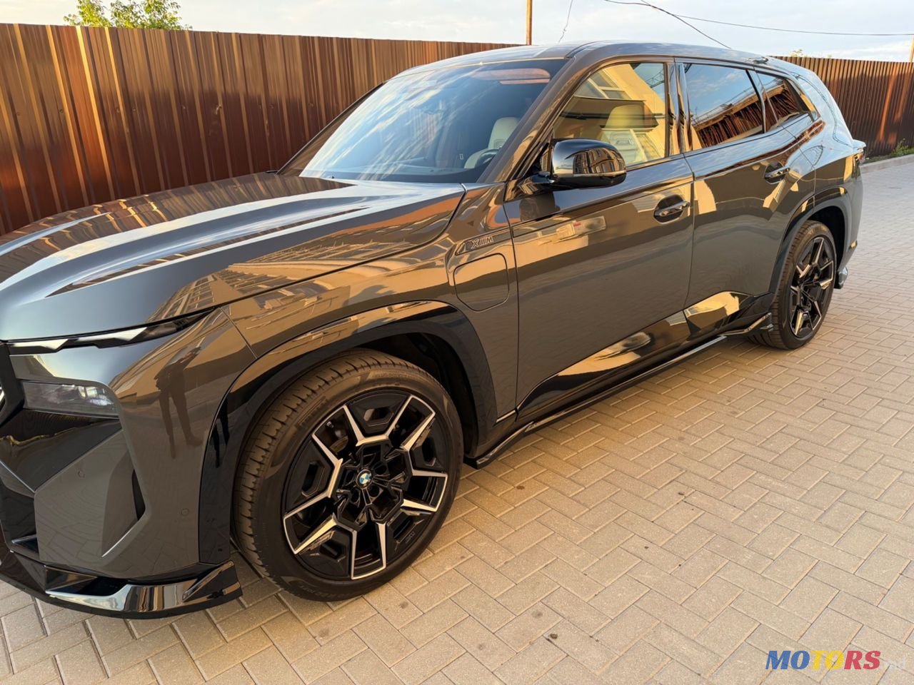 2023' BMW XM photo #1