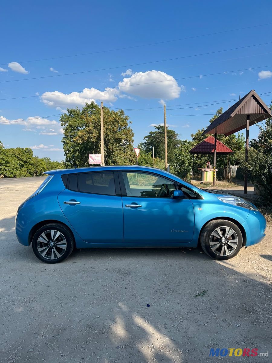 2011' Nissan Leaf photo #3