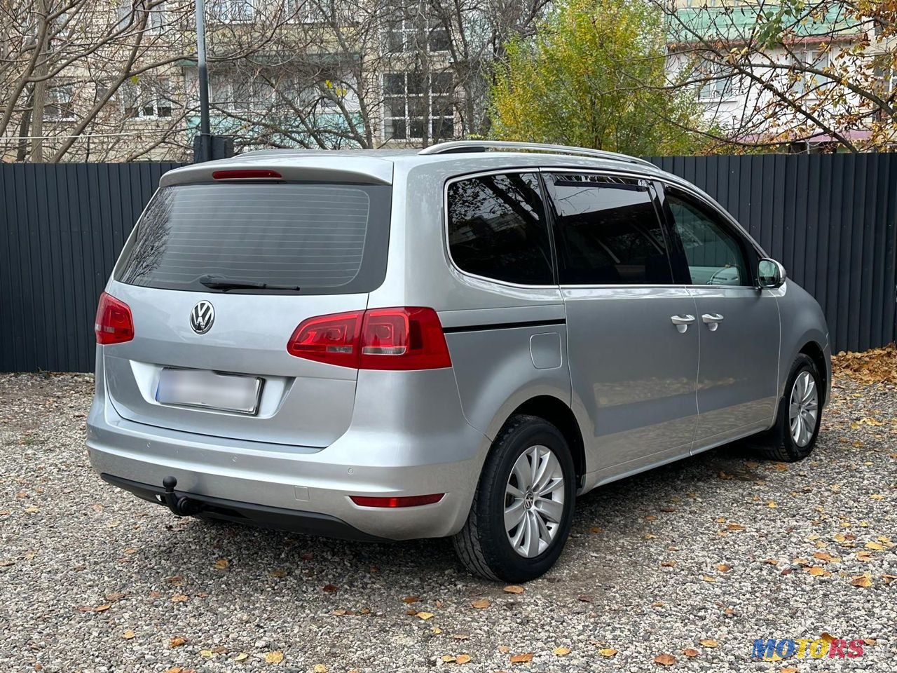 2011' Volkswagen Sharan photo #3