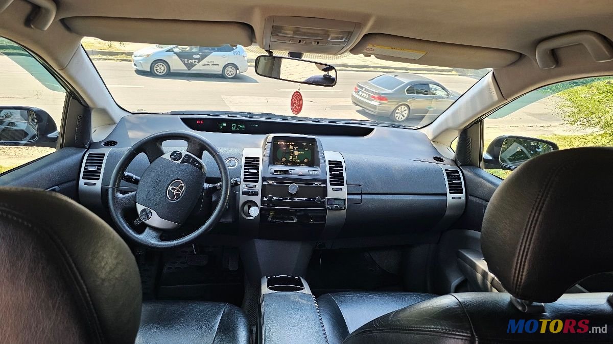 2005' Toyota Prius photo #6