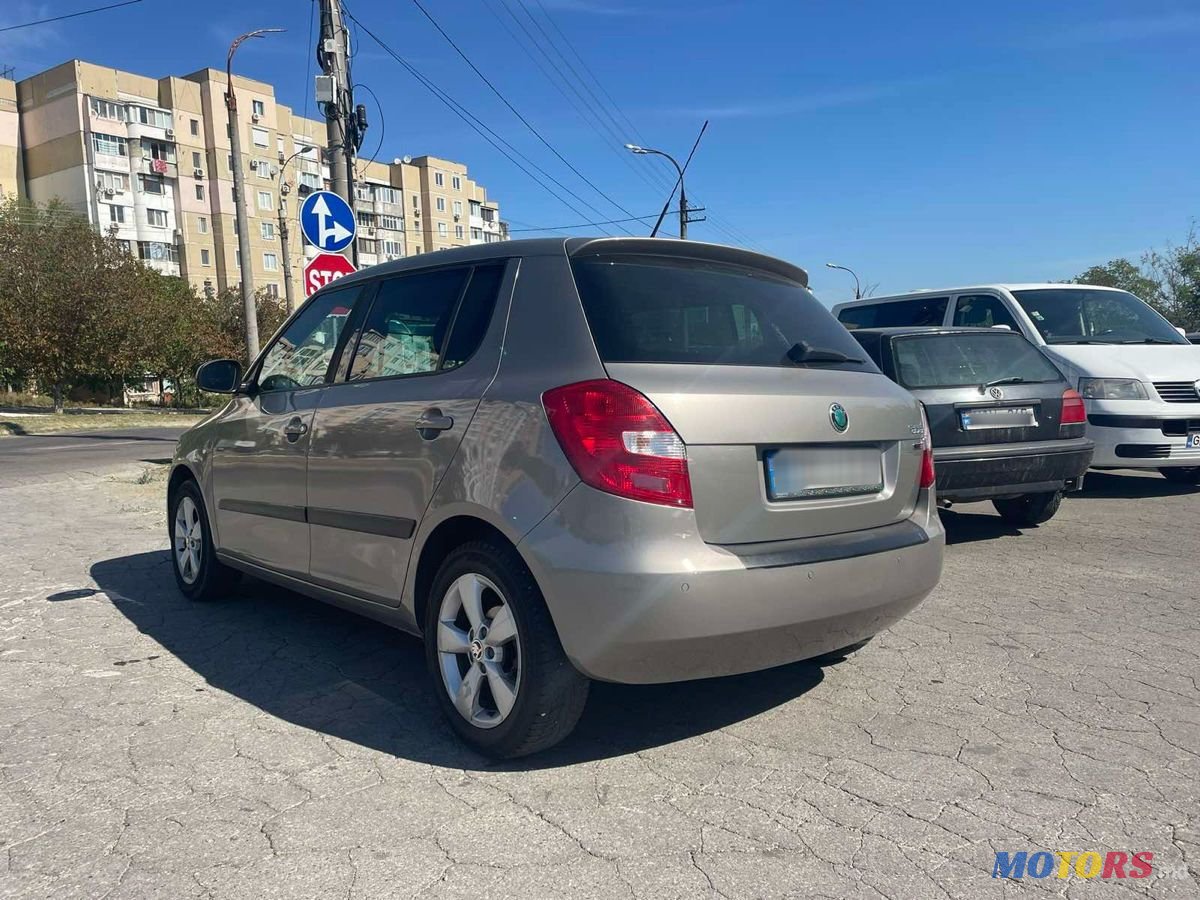 2011' Skoda Fabia photo #5