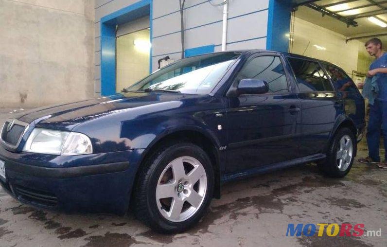 2001' Skoda Octavia photo #1