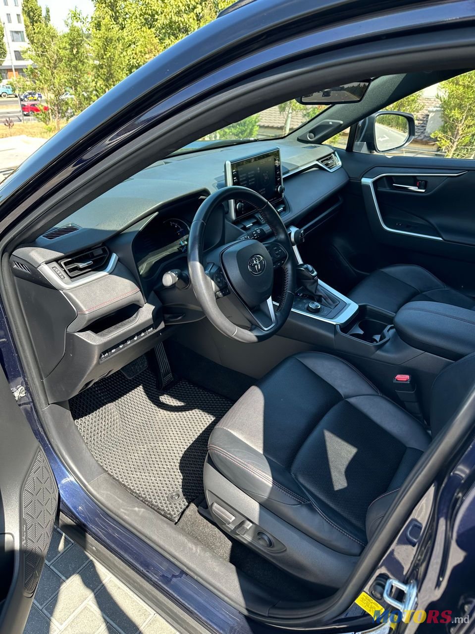 2021' Toyota RAV4 photo #6