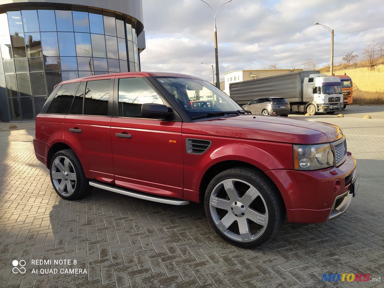 2009' Land Rover Range Rover Sport photo #2