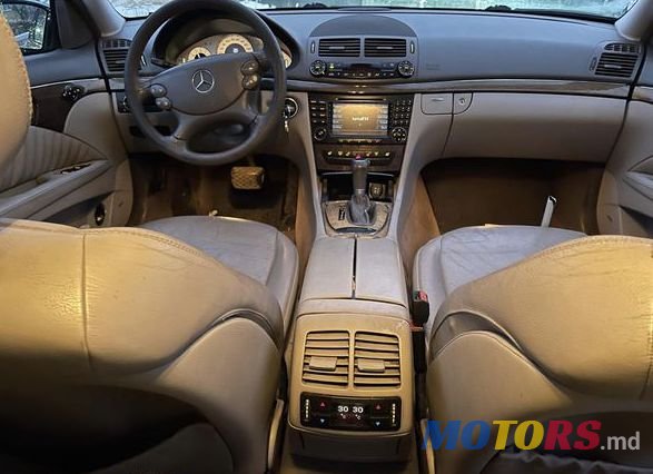 2007' Mercedes-Benz E Класс photo #5
