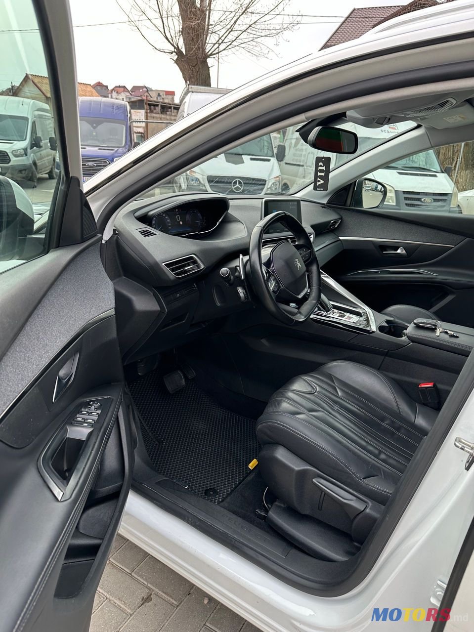 2019' Peugeot 5008 photo #6