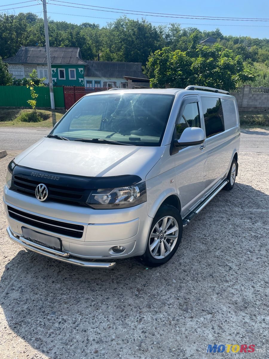 2012' Volkswagen Transporter photo #5