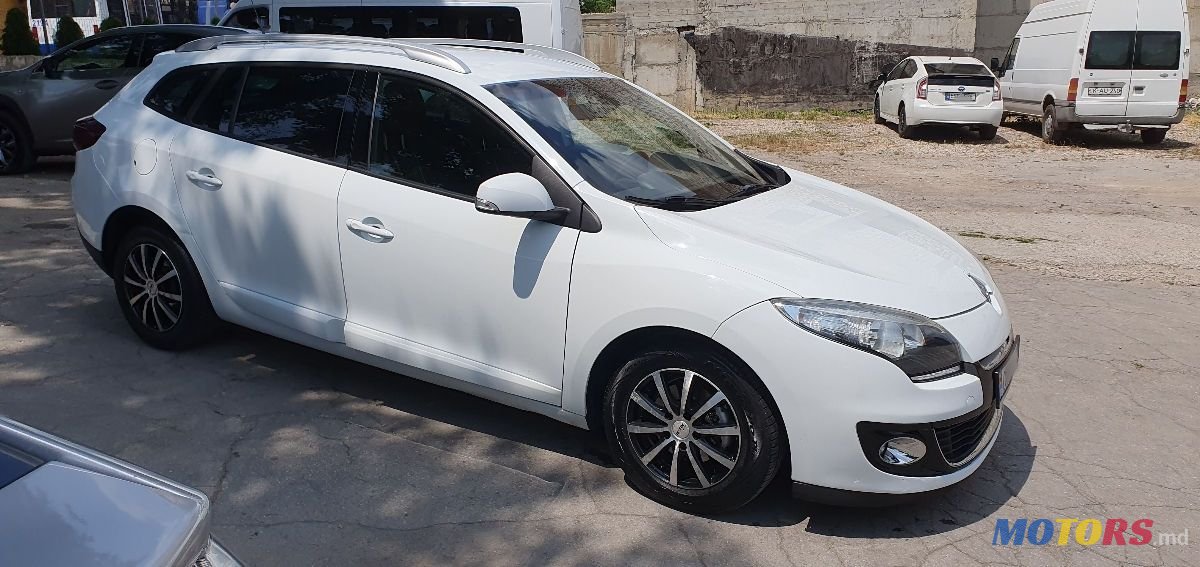 2013' Renault Megane photo #3