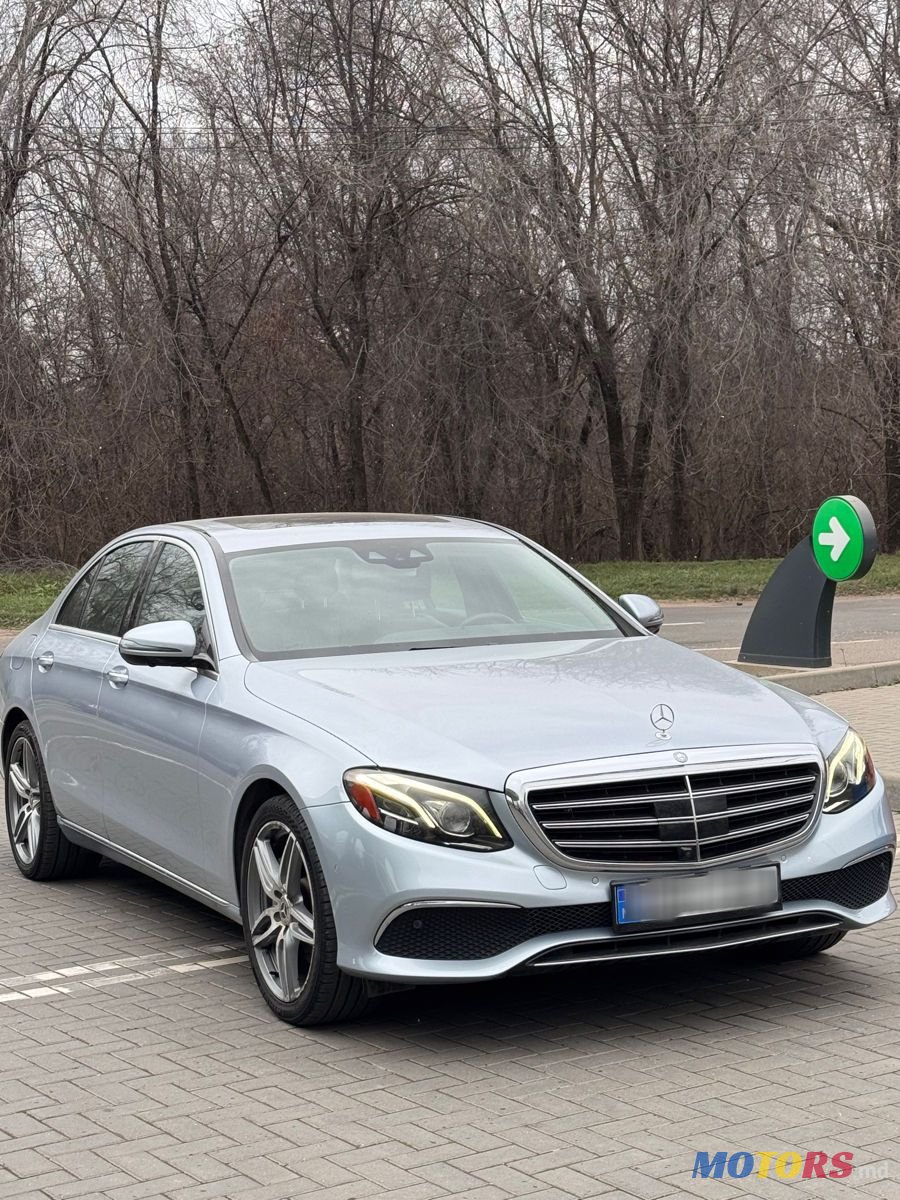 2017' Mercedes-Benz E-Class photo #2