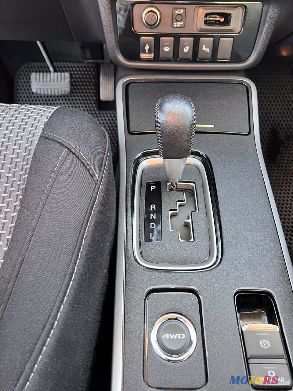 2018' Mitsubishi Outlander photo #5