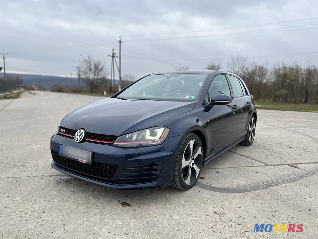 2015' Volkswagen Golf photo #1