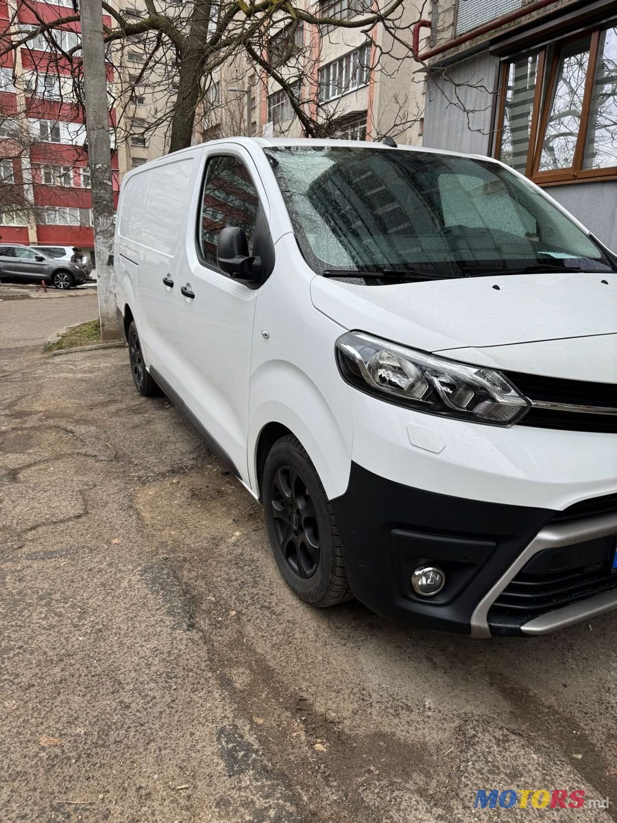 2019' Toyota ProAce Verso photo #2
