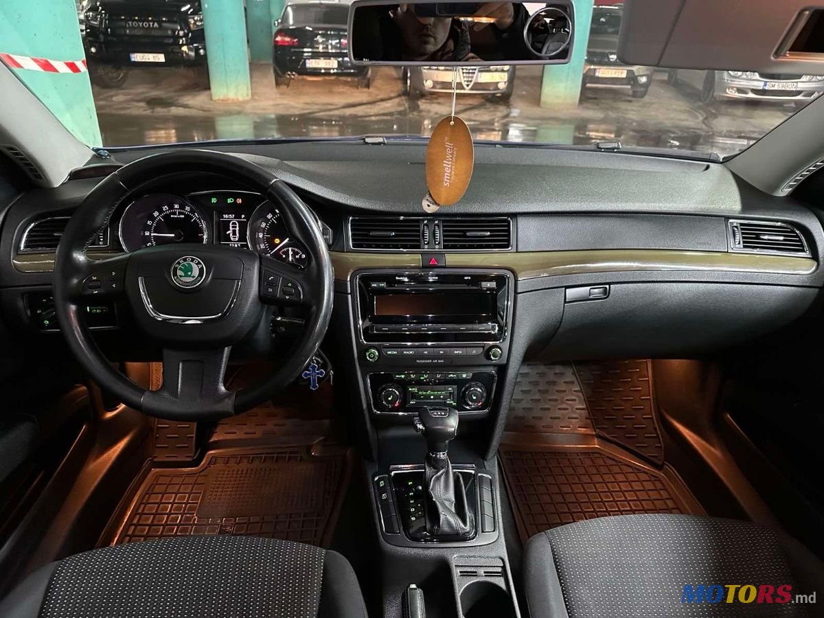 2010' Skoda Superb photo #6