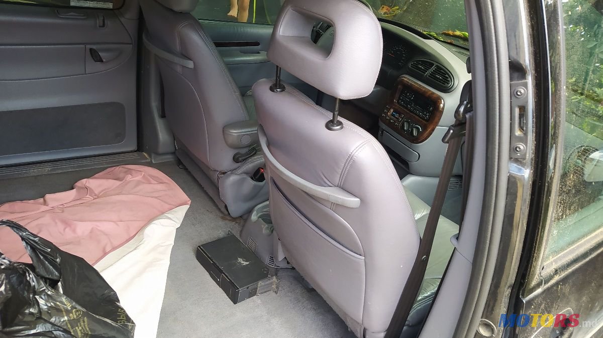 1999' Chrysler Voyager photo #5