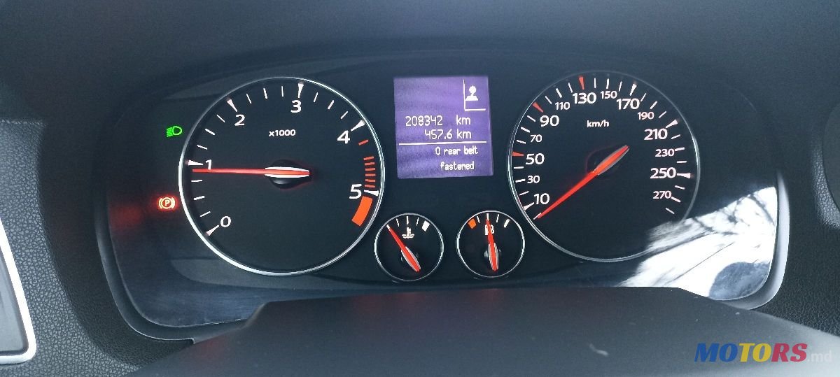 2012' Renault Laguna photo #3