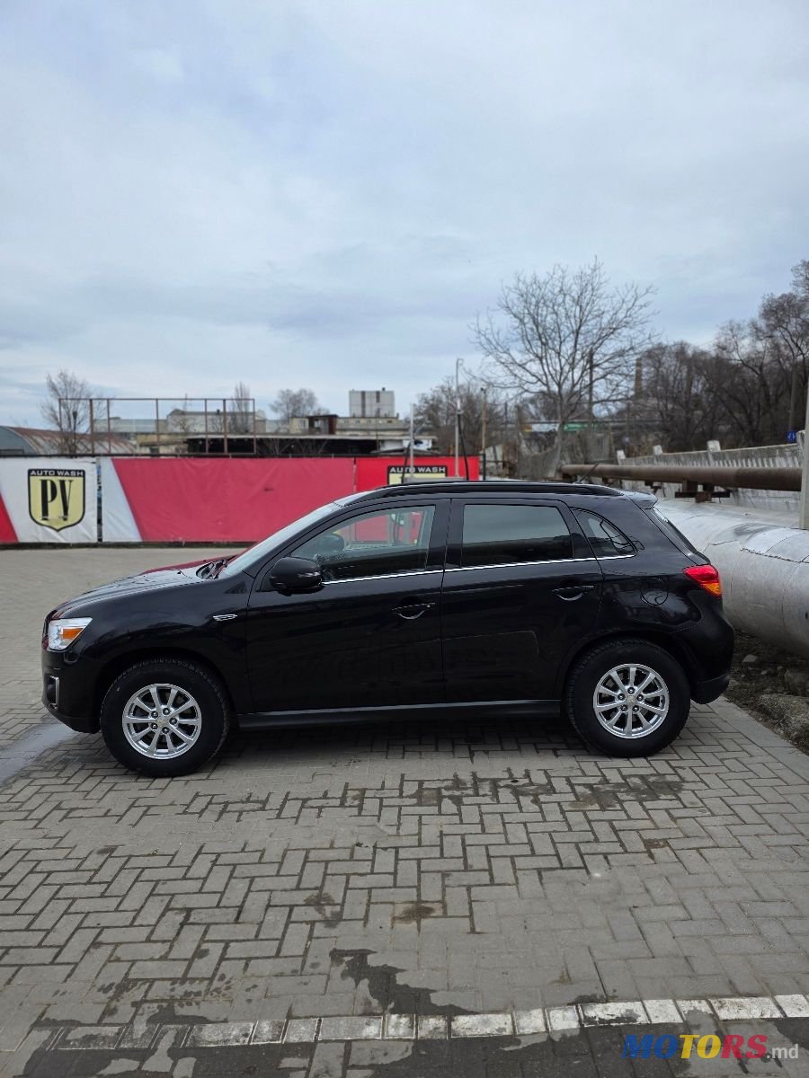 2014' Mitsubishi ASX photo #5