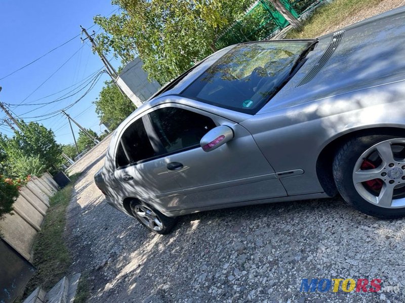 2002' Mercedes-Benz C-Class photo #2