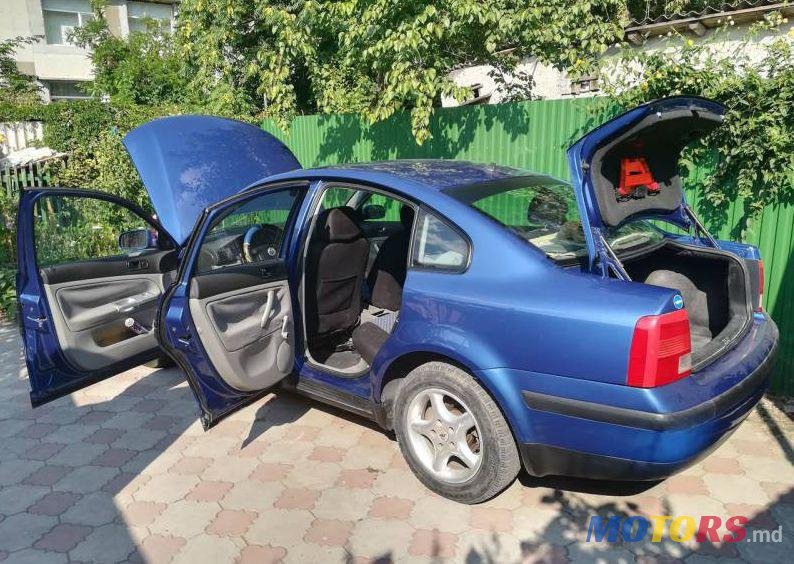 1998' Volkswagen Passat photo #1
